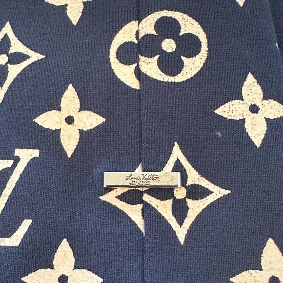 Louis Vuitton LVSE Monogram Gradient T-Shirt - Picture 4 of 5